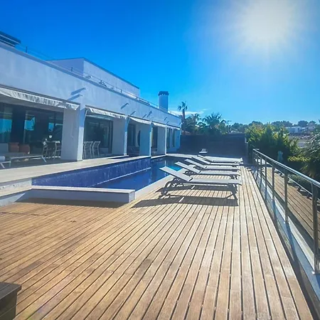 Esta Bonita Casa De Diseno Esta En La Costa De Llucmajor *